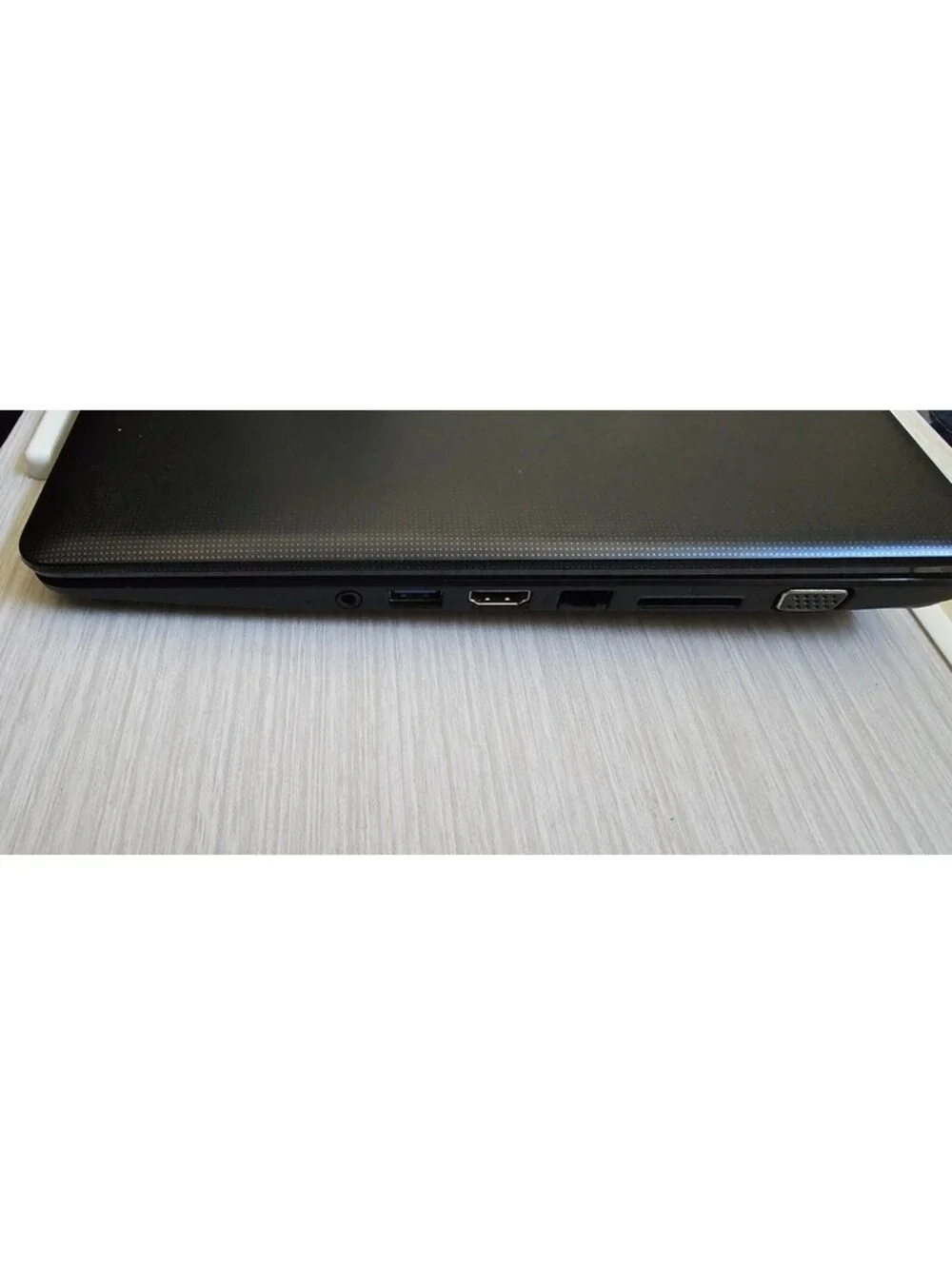 ASUS X401U / 320GB HDD / 4GB RAM / AMD E1-1200 1.40GHz / 14